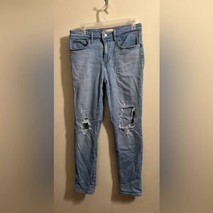 Levi 721 High Rise Skinny Ankle Ripped Jeans🔥Free with purchase🔥price dropped